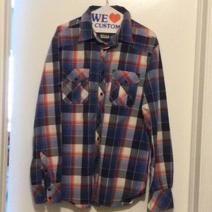 Man’s extra large long sleeve shirt